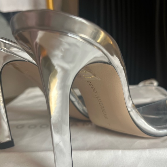 Good American Heels*Size 7* Clear with silver*Comes With Dust Bag* - Picture 8 of 9